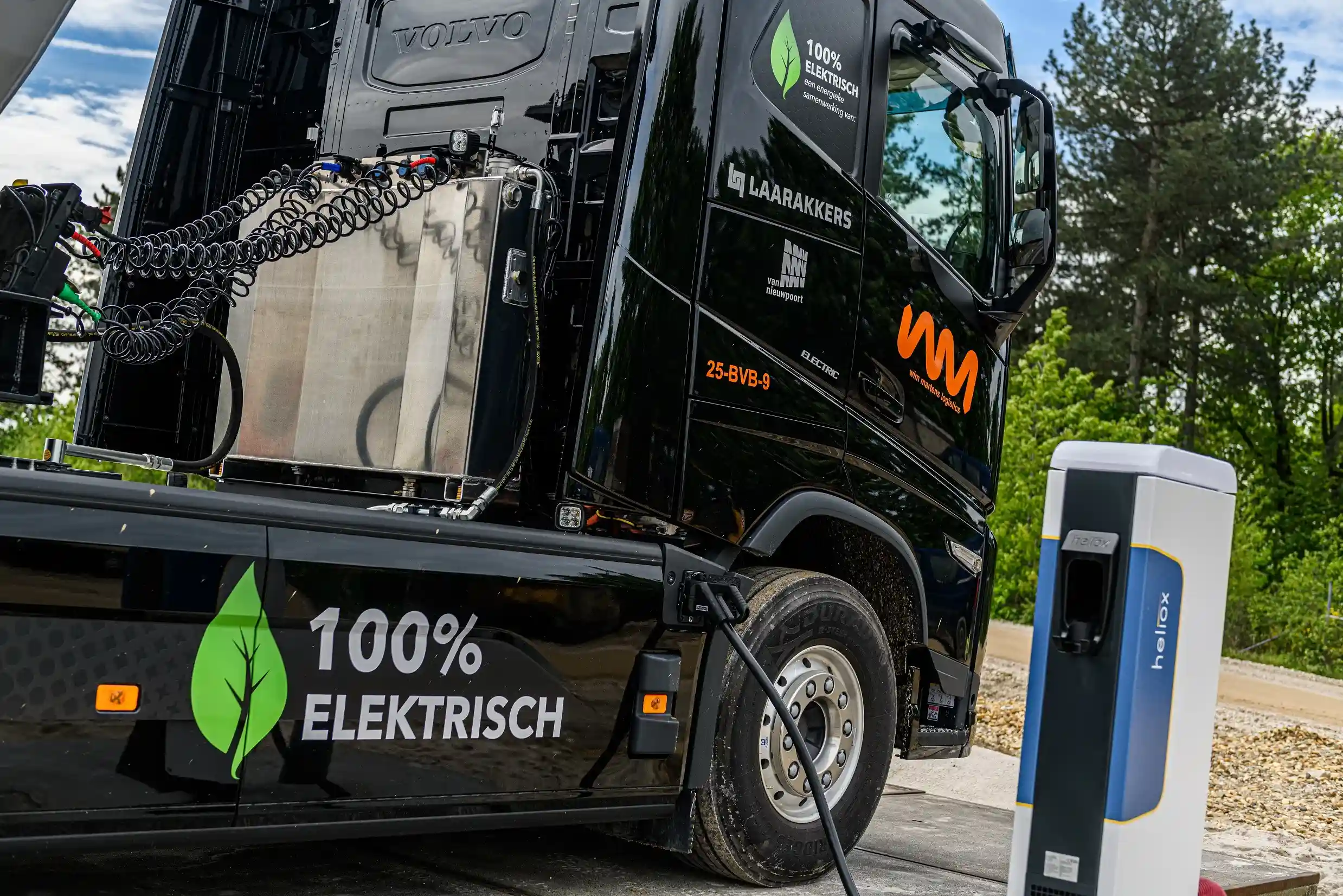 Martens_Volvo_FH_Laden1684832849_11zon.webp