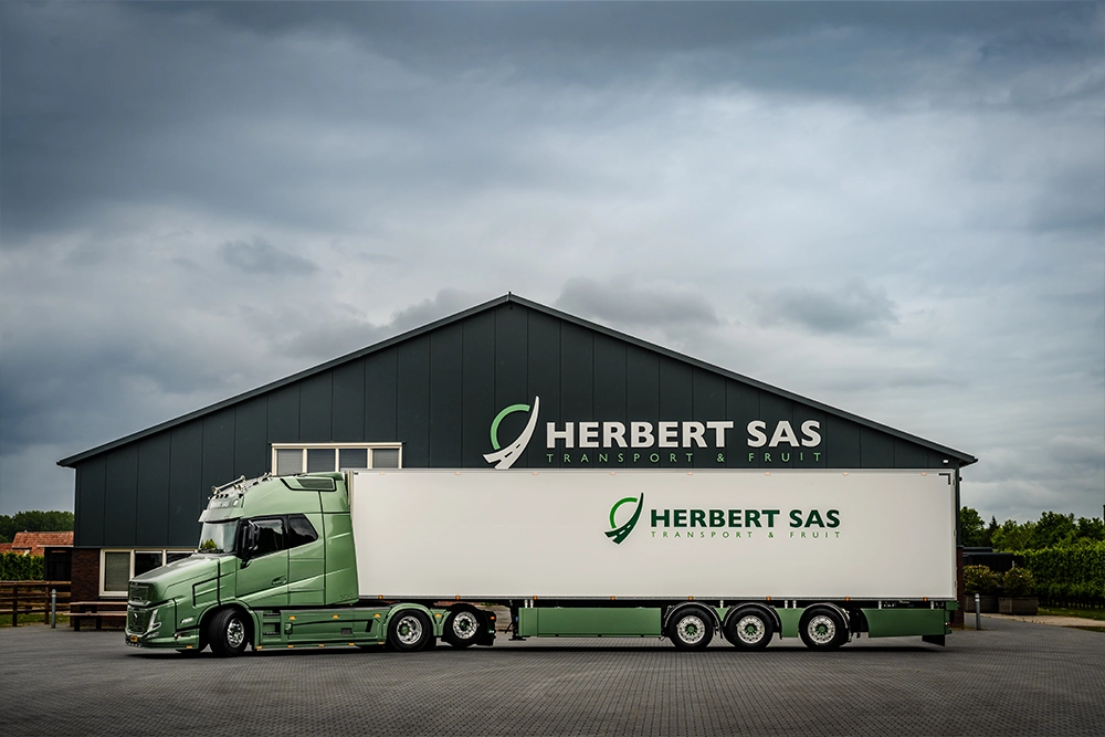 Herbert-Sas-oplegger-zijkant.webp