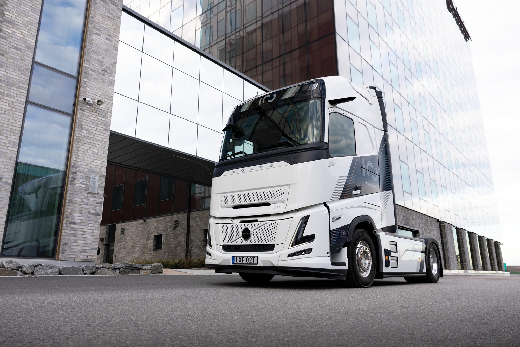 Volvo introduceert speciale truck ter gelegenheid van 100-jarig jubileum