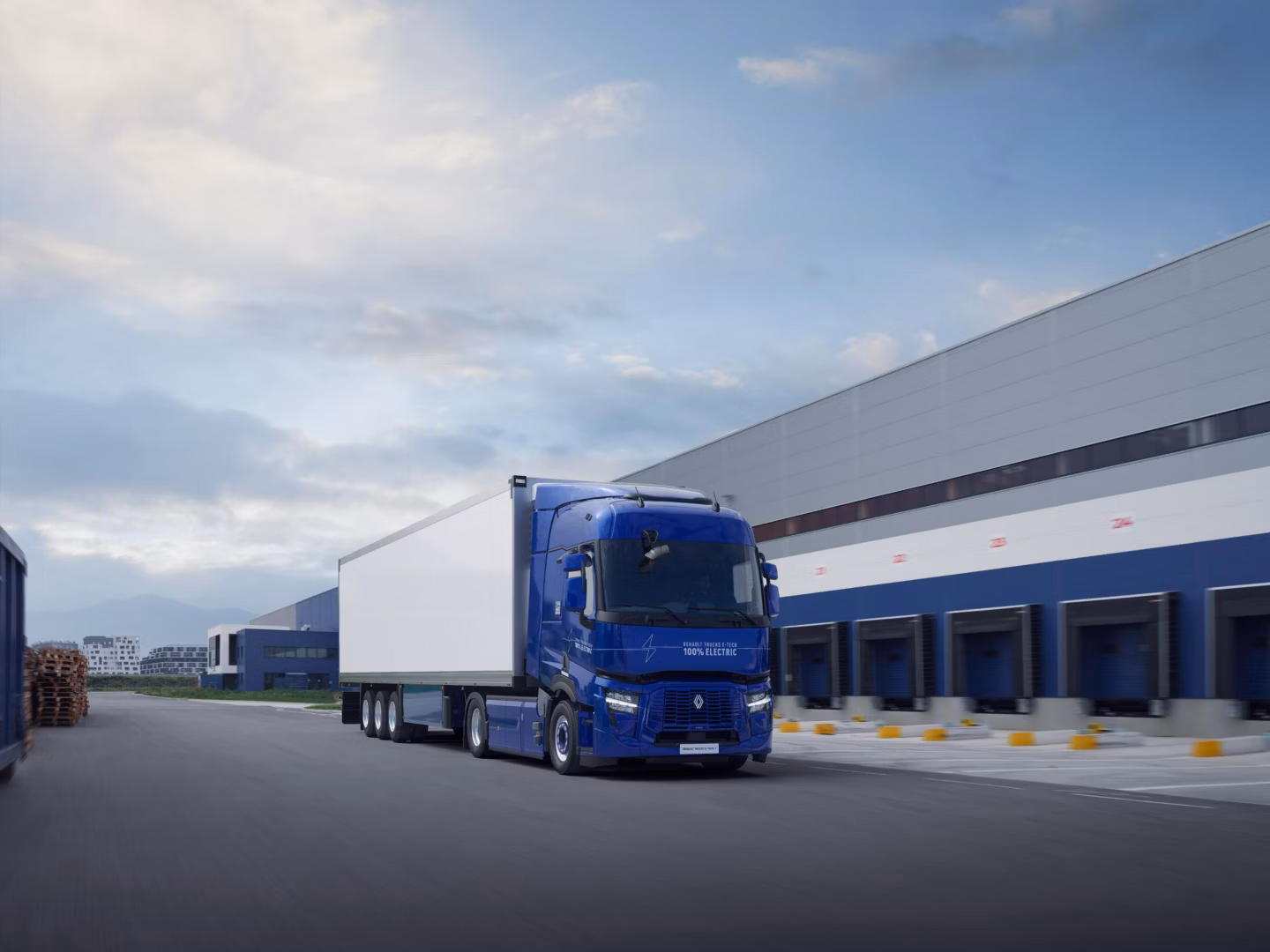 Rij al vanaf €2.599,- p/m met een volledig elektrische Renault Truck.